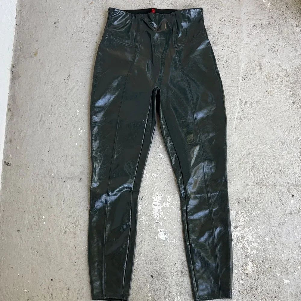 Spanks faux patent leather leggings